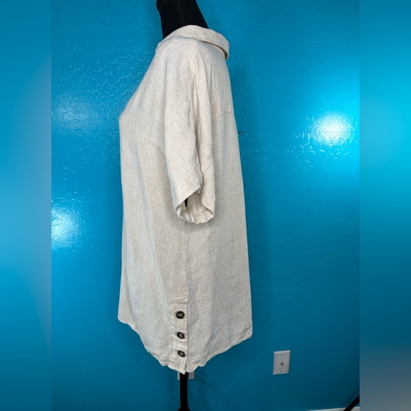 Chicos Women's popover top Short sleeve Beige Sz 2/L side buttons - Picture 6 of 11
